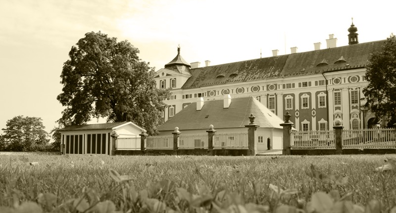 4. BROUMOVSKÉ DISKUSE / VIZE<br />
VZDĚLANOSTI / KLÁŠTER BROUMOV<br />
6. - 7. 11. 2017